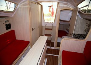 Maxus 28 wnętrze