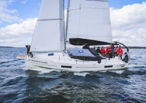 Maxus 34 jacht na Mazurach